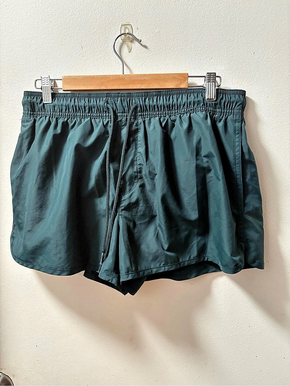 H&M women Running Shorts Athletic Shorts Green Large